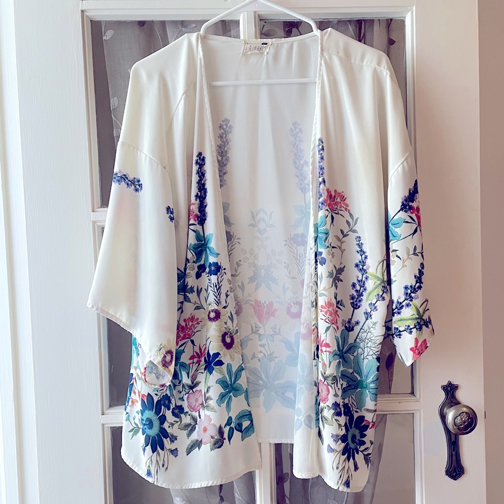 Size M/L floral kimono